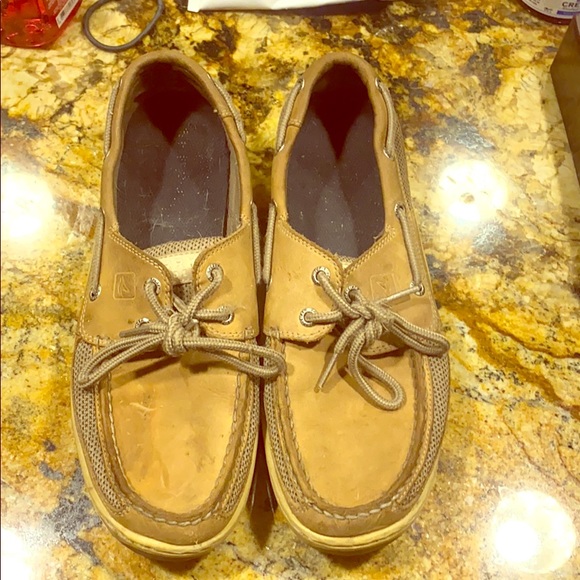 Sperry’s top-sides. Size 8